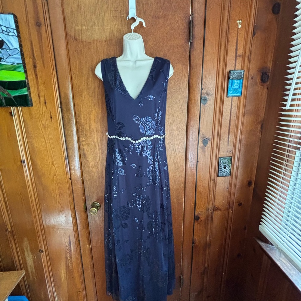 KARL LAGERFELD Elegant Navy Blue Evening Gown with floral sequin detailing sz.12